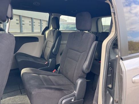 Used 2014 Dodge Grand Caravan SE FWD image 13