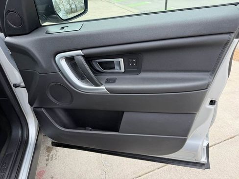 Used 2018 Land Rover Discovery Sport HSE image 22