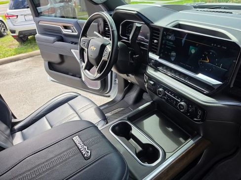 Used 2024 Chevrolet Silverado 2500 High Country w/ Technology Package AWD/4WD image 24