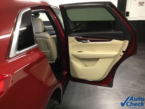 Used 2019 Cadillac XT5 Luxury AWD/4WD image 37