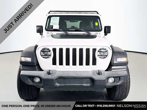Used 2019 Jeep Wrangler Unlimited Sport AWD/4WD image 2