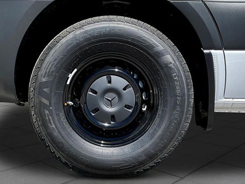 New 2025 Mercedes-Benz Sprinter 2500 image 11