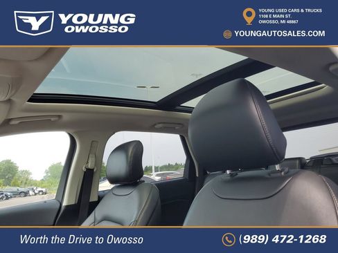 Used 2017 Ford Edge SEL w/ Equipment Group 201A AWD/4WD image 8