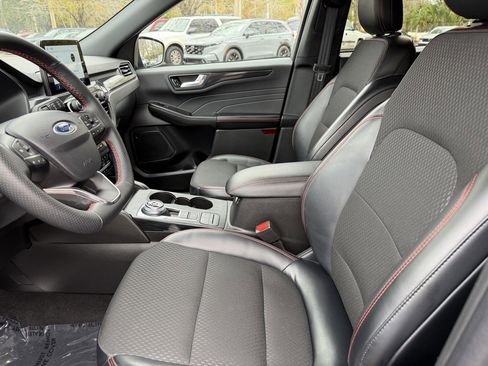 Used 2025 Ford Escape ST-Line image 19