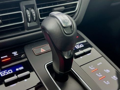 Certified 2023 Porsche Macan S image 19