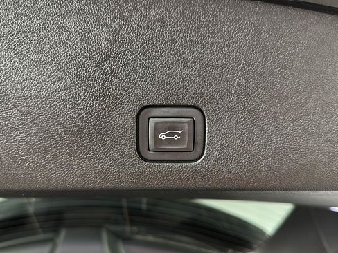 Used 2024 Cadillac XT6 Premium Luxury AWD/4WD image 30