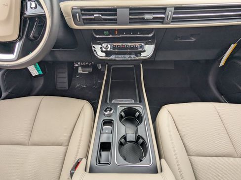 New 2026 Lincoln Corsair Grand Touring AWD/4WD image 19