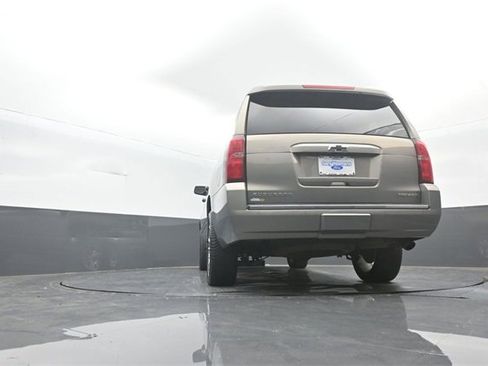 Used 2019 Chevrolet Suburban Premier w/ Premier Plus Edition image 34
