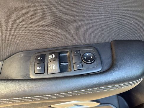 Used 2019 Dodge Challenger SXT image 12