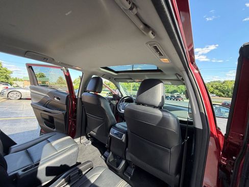 Used 2018 Toyota Highlander SE AWD/4WD image 41