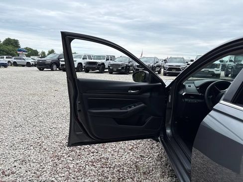 Used 2022 Nissan Altima 2.5 S FWD image 21