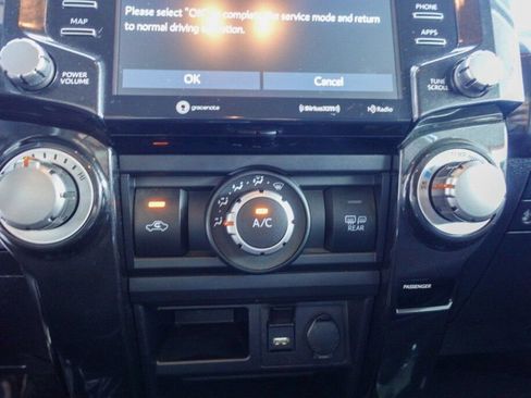 Certified 2022 Toyota 4Runner TRD Off-Road image 22