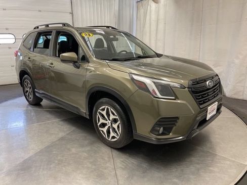 Used 2023 Subaru Forester Premium AWD/4WD image 1