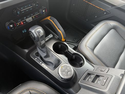 Used 2023 Ford Bronco Badlands image 24