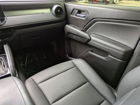 Used 2023 Chevrolet Colorado LT w/ LT Convenience Package III image 10