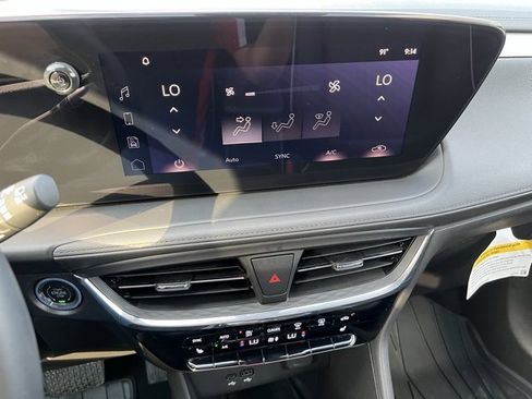 Used 2025 Buick Encore GX Avenir w/ Avenir Technology Package image 13