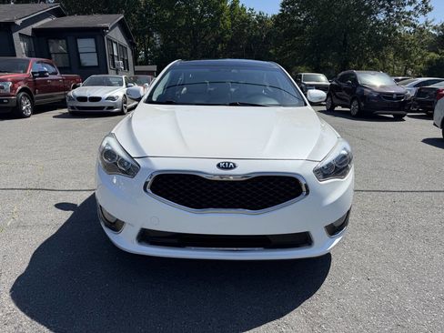 Used 2014 Kia Cadenza Premium w/ Technology Package FWD image 3