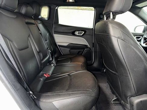 Used 2025 Jeep Compass Limited AWD/4WD image 20