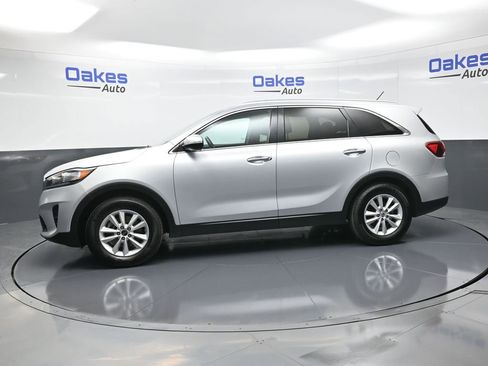 Used 2020 Kia Sorento LX w/ LX I4 Convenience Package image 5
