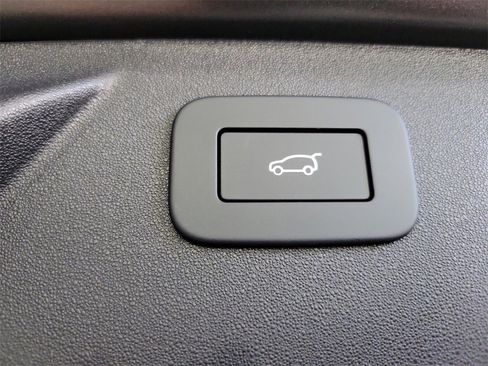 New 2024 Land Rover Discovery Sport Dynamic SE image 30