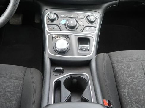 Used 2016 Chrysler 200 Limited FWD image 21