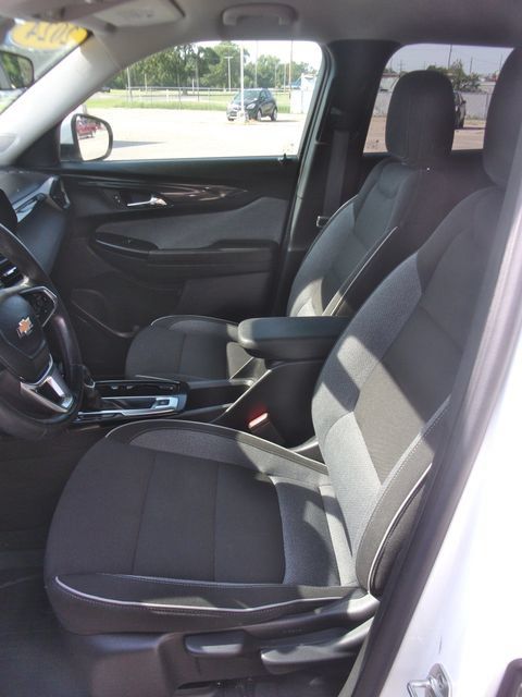 Certified 2024 Chevrolet TrailBlazer LT w/ LT Cold Weather Package AWD/4WD image 21