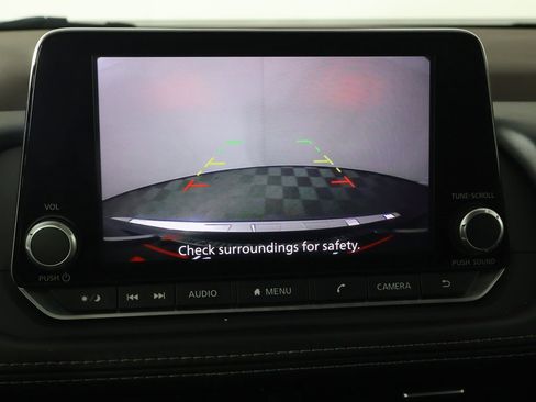 Used 2023 Nissan Rogue SV image 39