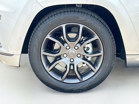 Used 2020 Jeep Grand Cherokee High Altitude AWD/4WD image 30