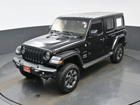 Used 2018 Jeep Wrangler Unlimited Sahara w/ Dual Top Group image 34