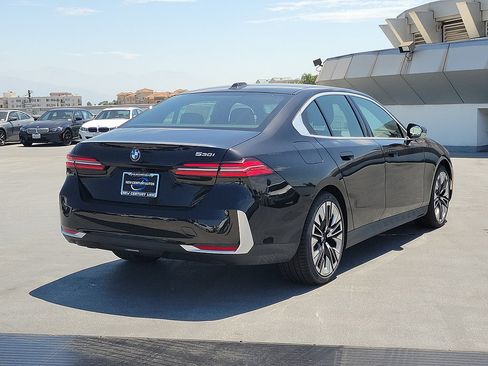 New 2026 BMW 530i w/ Premium Package RWD image 3