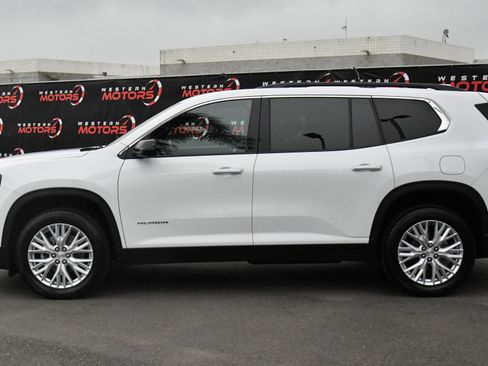 Used 2024 GMC Acadia Elevation image 4