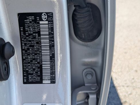 Used 2017 Toyota Corolla LE image 29