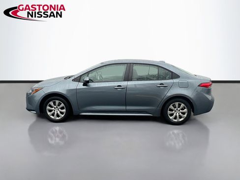 Used 2022 Toyota Corolla LE image 5