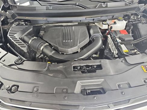 Used 2025 Chevrolet Traverse LT AWD/4WD image 38