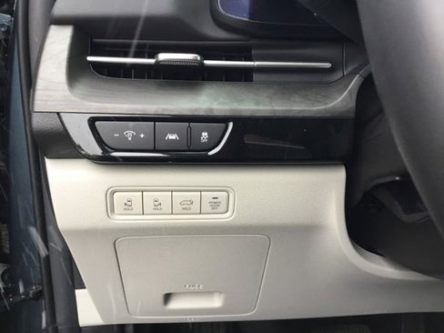 Used 2024 Kia Carnival SX image 29