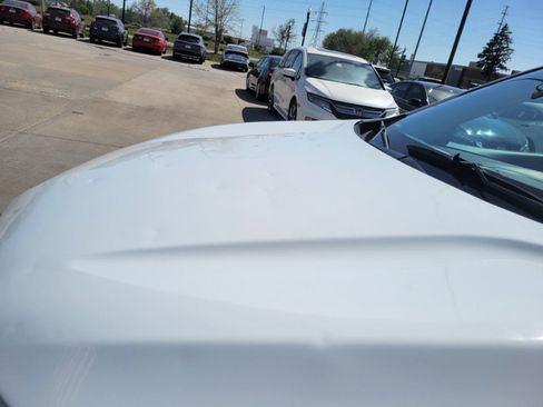 Used 2020 Chevrolet Equinox LT FWD image 13