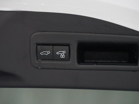 Certified 2024 Toyota bZ4X FWD image 32