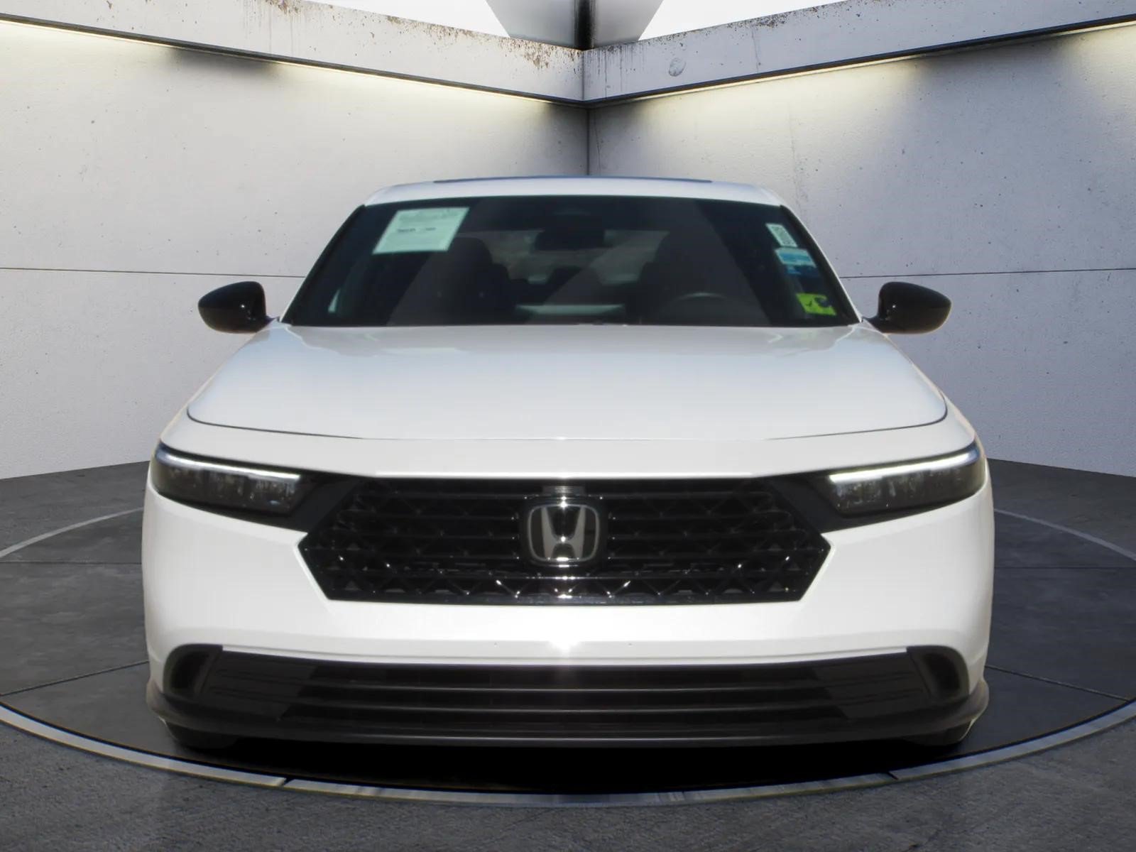 Used 2023 Honda Accord Sport image 3