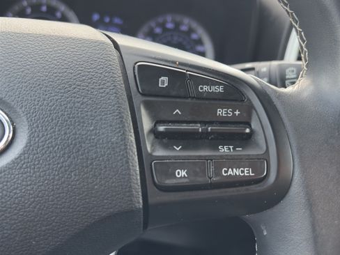 Used 2022 Hyundai Venue Limited FWD image 15