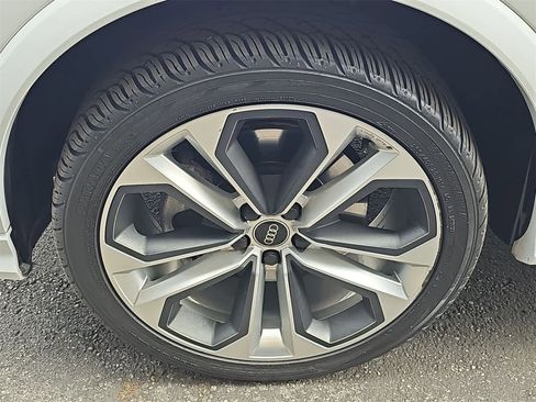 Used 2021 Audi Q3 2.0T Premium Plus w/ Premium Plus Package image 12