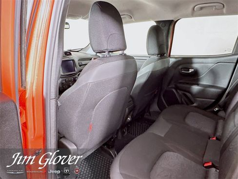 Used 2021 Jeep Renegade Trailhawk image 14