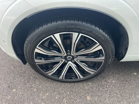 Certified 2023 Volvo XC60 B5 Ultimate w/ Climate Package image 13