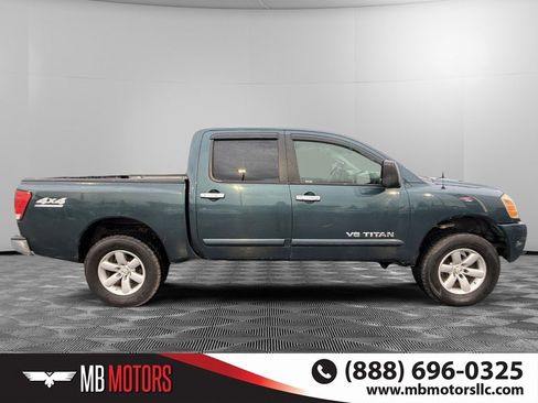 Used 2006 Nissan Titan SE image 2
