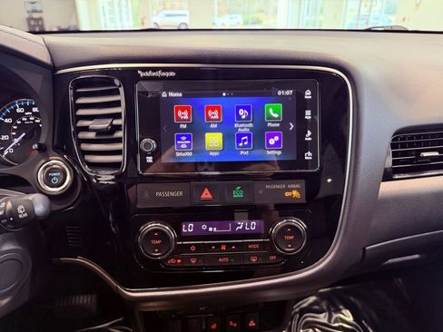 Used 2018 Mitsubishi Outlander GT image 26