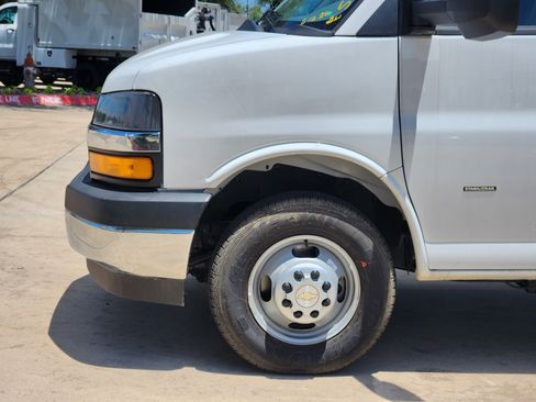 New 2025 Chevrolet Express 3500 w/ Power Convenience Package image 14