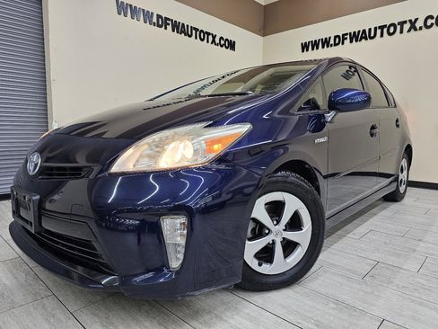 Used 2012 Toyota Prius V Two image 37