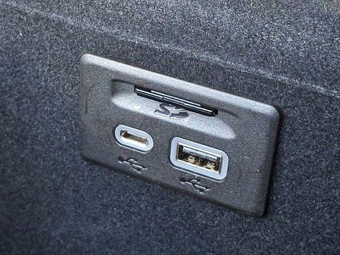 Certified 2025 Cadillac XT6 Premium Luxury image 25