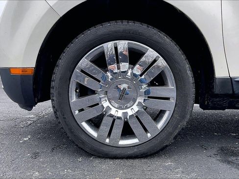 Used 2008 Lincoln MKX AWD image 8