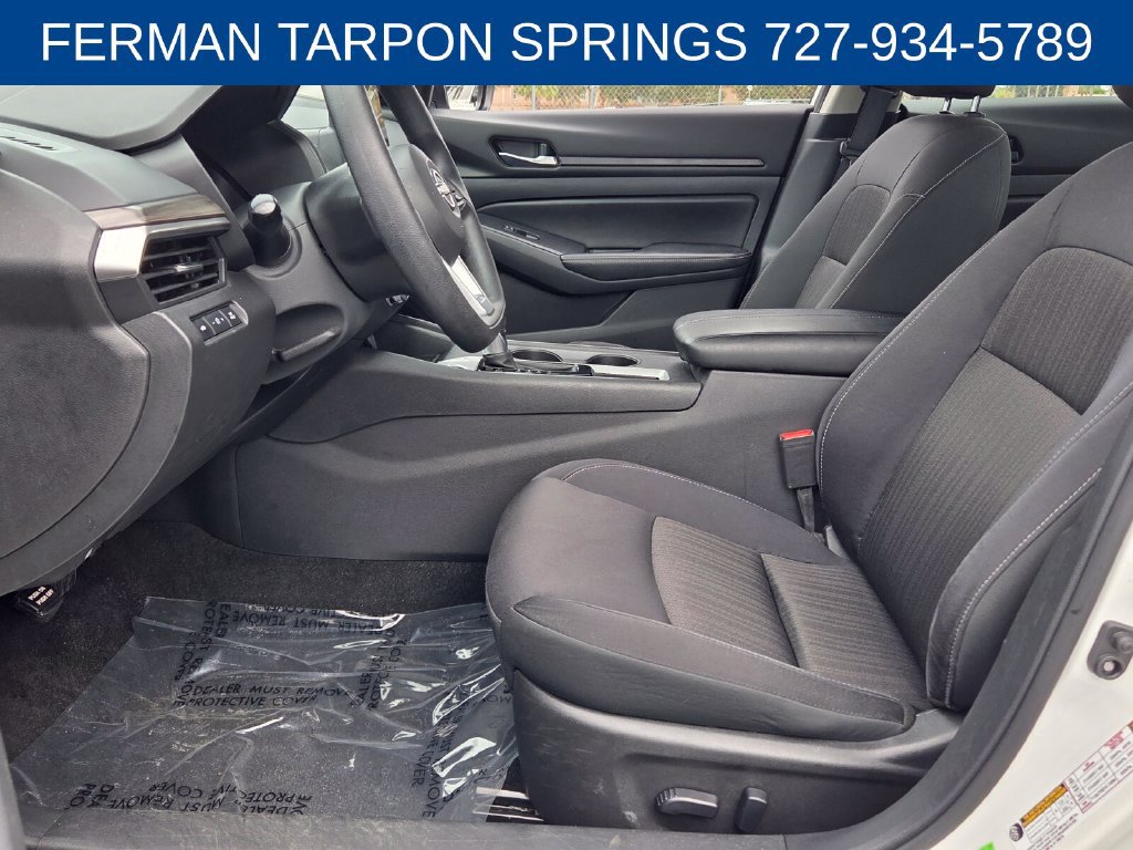 Used 2025 Nissan Altima 2.5 SV FWD image 11