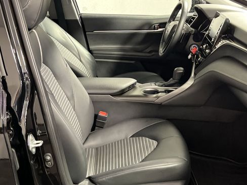 Used 2023 Toyota Camry SE FWD image 29